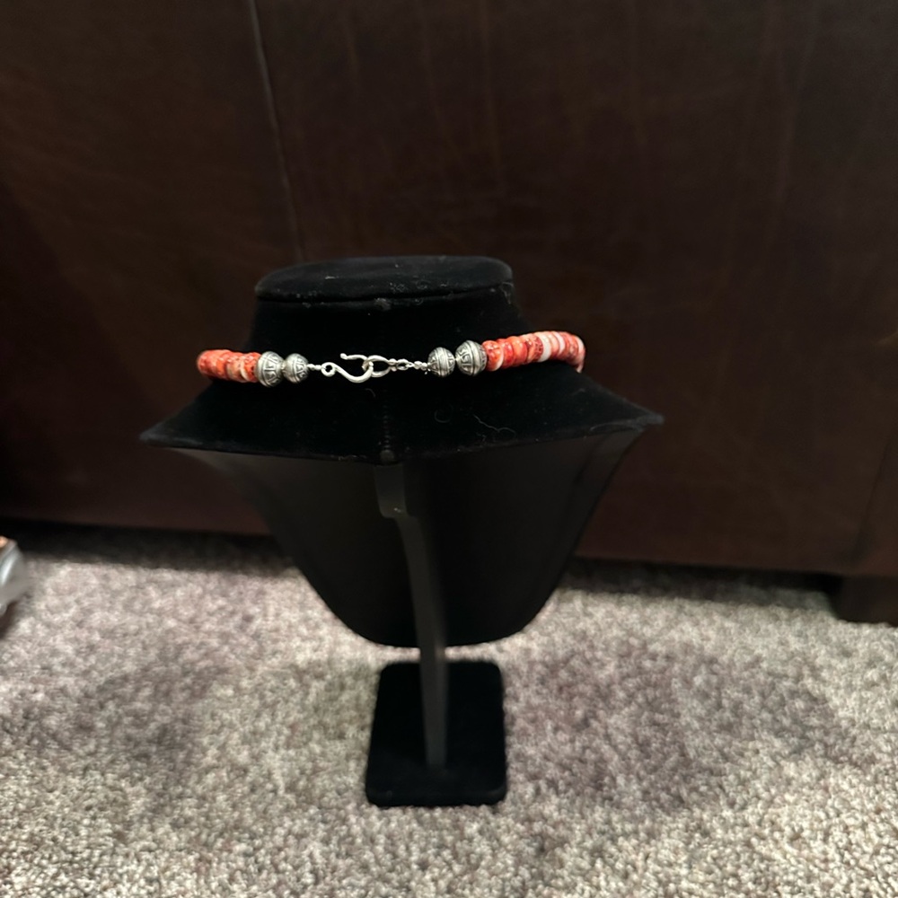 Elegant Hand Crafted “One of a Kind”’Red Spiny Oyster & Sterling Silver Necklace - Picture 3 of 3